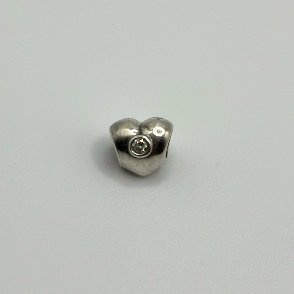 Pandora Heart Crystal Charm 73$